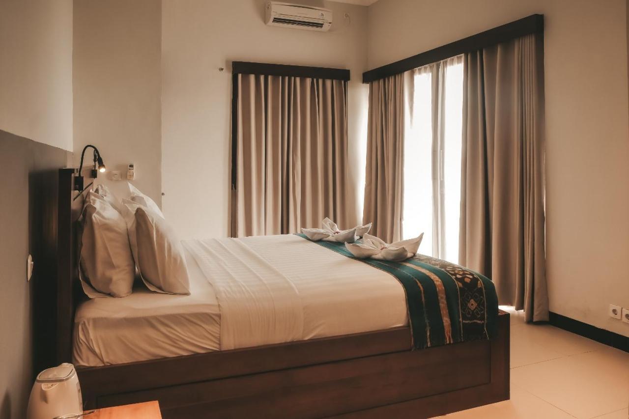 Hotel Escape Bajo Labuan Bajo Esterno foto