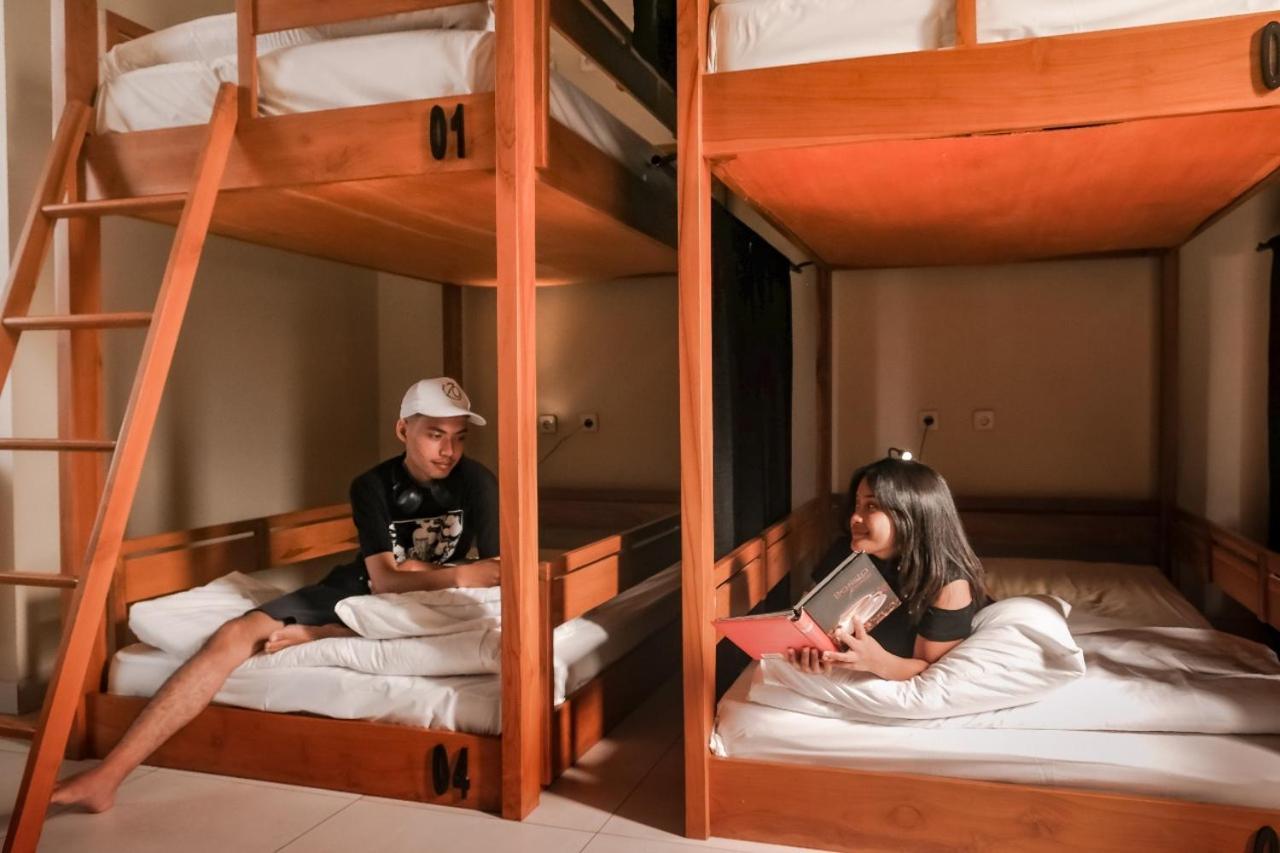 Hotel Escape Bajo Labuan Bajo Esterno foto